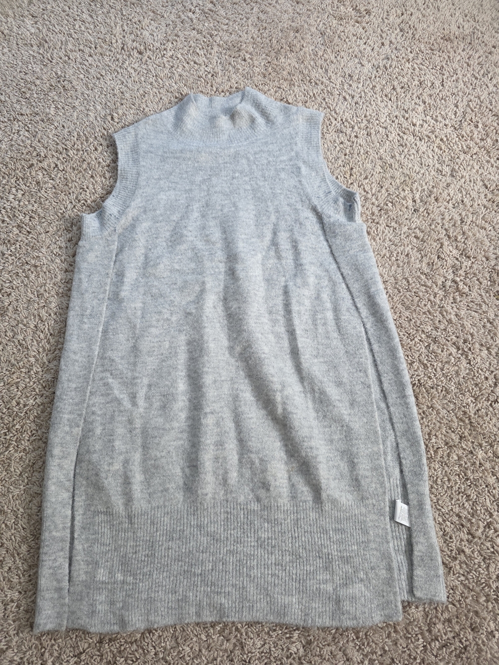 Suzy Shier Light Grey High Neck Longline Knit Sweater Vest Size M